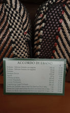 Carica l'immagine nel visualizzatore di Gallery, accordo ebano