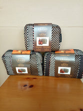 Carica l'immagine nel visualizzatore di Gallery, accordo ebano